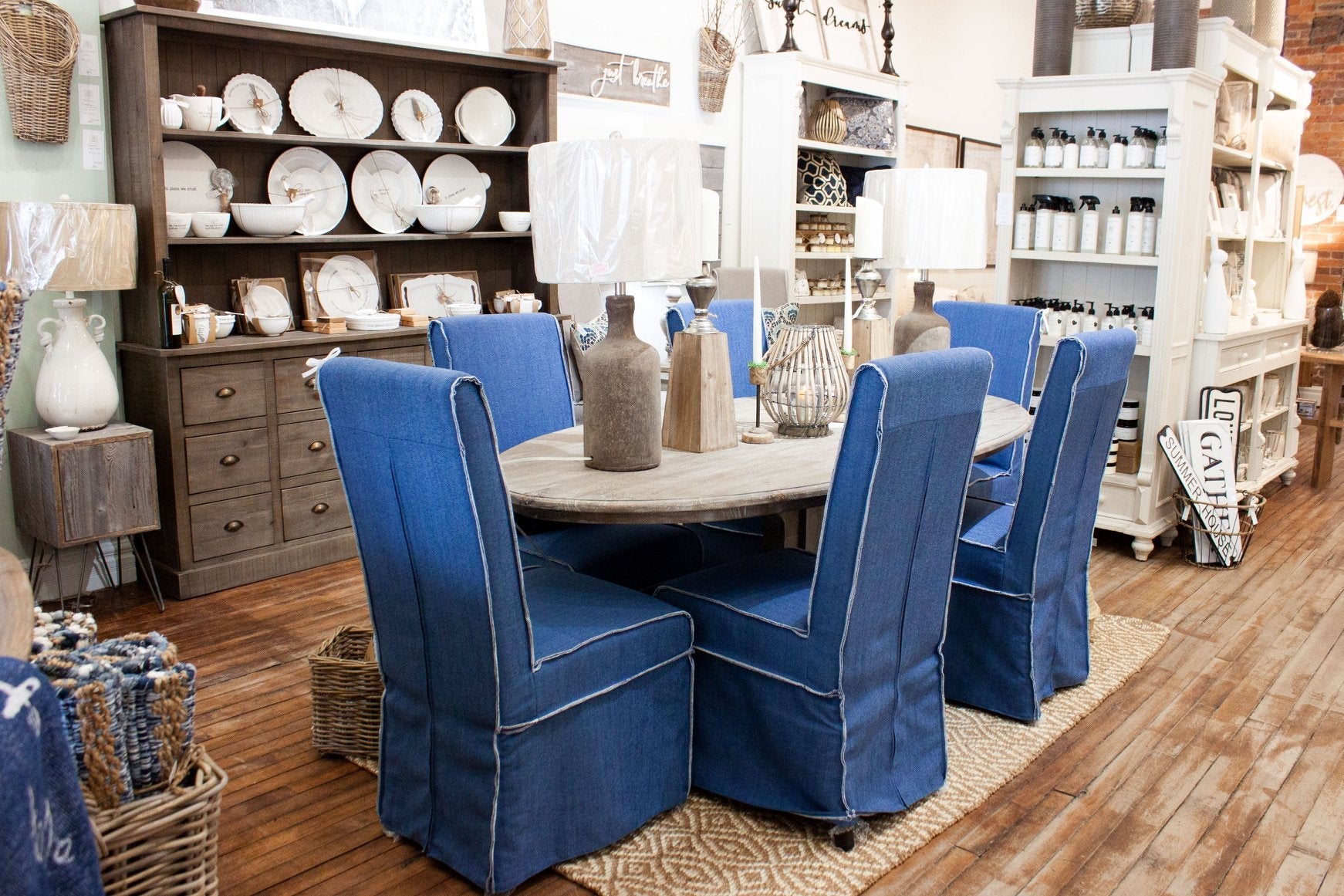 Dining Tables & Chairs