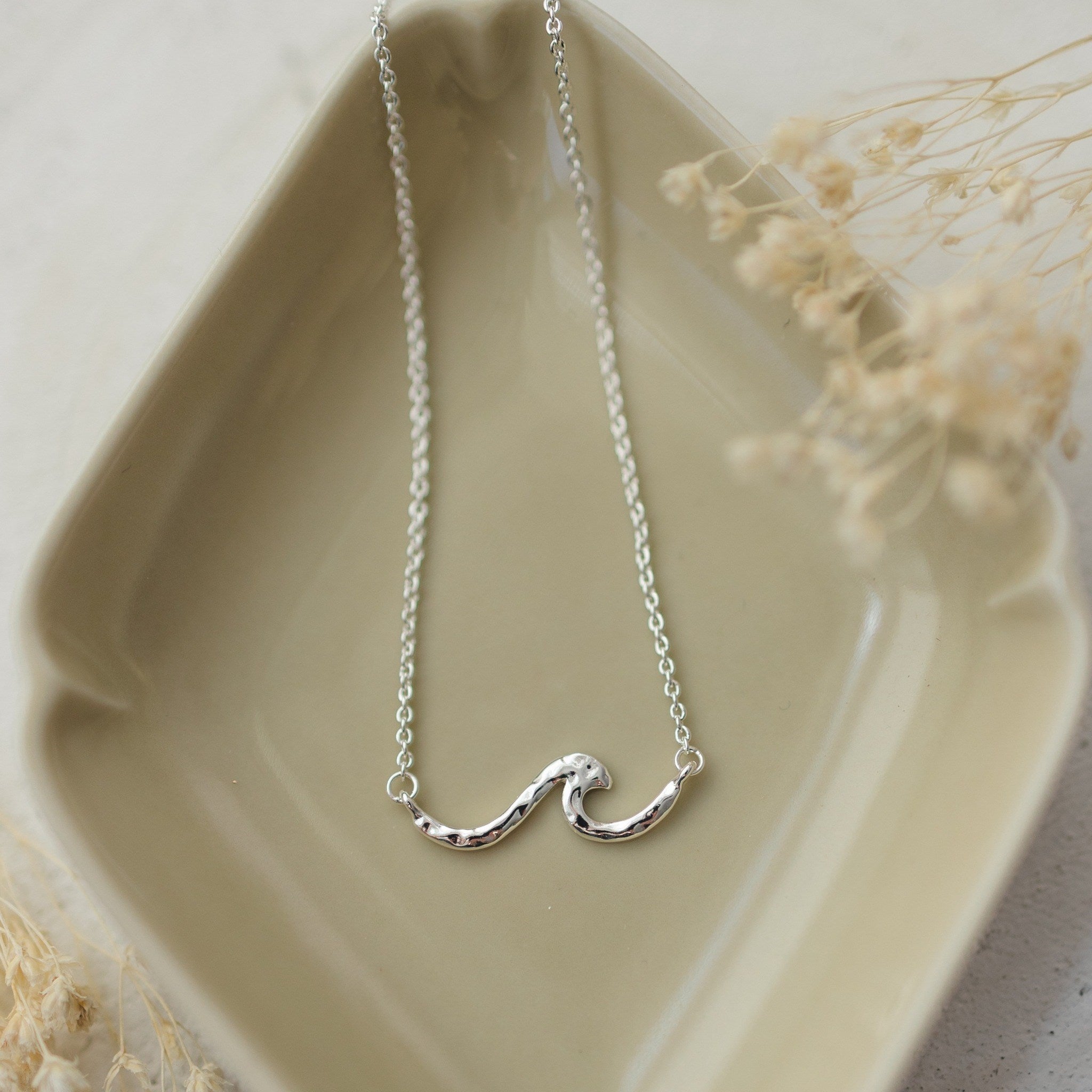 Tiny Wave Necklace